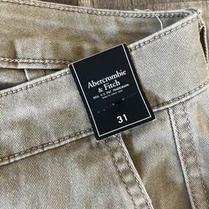 NWT Abercrombie & Fitch Men’s Khaki Cropped Pants Trousers Size 31